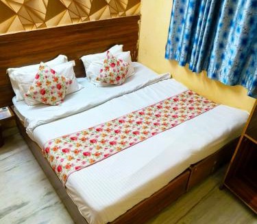 Gopalbari Hotel | Hotel Amisha Palace - Near Jaipur Railway Station