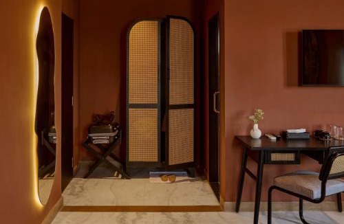 Lake Swaroop Sagar Hotel | Minimalist - Lake Pichola Edit