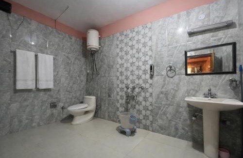 Manali House | Woods Villa Cottages Manali - 1,2,3,4 Bedrooms Luxury Cottages & Villa Available in Manali with Scenic Mountain View, Manali