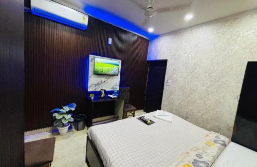 Jangpura Hotel | Hotel Jerry Residency - Nizamuddin Railway Station