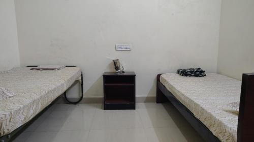 Srirangam Hotel | Radhe Krishna Guest House
