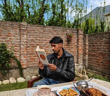 Nishat-Shalimar House | Shesh Bagh Kashmiri Villa near Mughal Gardens and Dal Lake