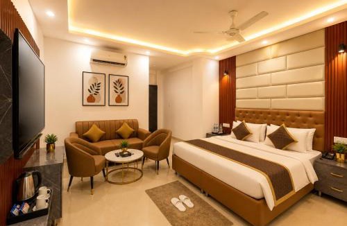 Pashim Vihar Hotel | Hotel Kasa Stays Premier - Peeragarhi Metro Station