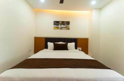 Bellary Hotel | Zipp Lite Ballari - Leela Hotel & Banquets