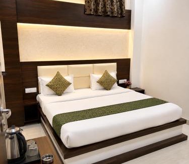 Taj Ganj Hotel | Hotel Prime Taj of Star - #Fully AC Rooms #5 Min Drive to Taj mahal East Gate