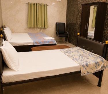 Ambikapur Hotel | Shri Shyam Kunj Hotel