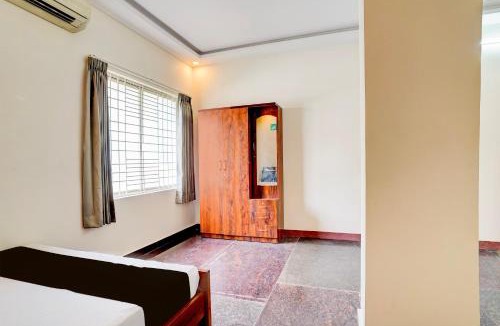 Anekal Hotel | SPOT ON Sj Comforts Boarding And Lodging