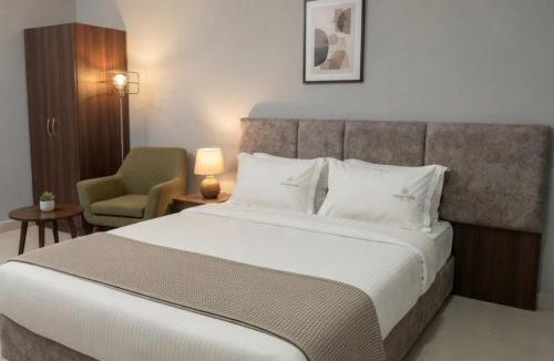 Kukatpalli House | Hotel Rise Grand Kukatpally Near Hitex Exhibition Center & Nexus Mall, Yashoda Hospital