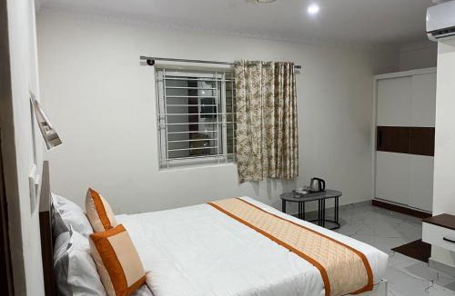 Narasapura Hotel | S L N paradise