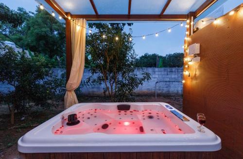 Narasapura Apartment | WhiteOrchid Villa by StayJadeJacuzzi30minAirport