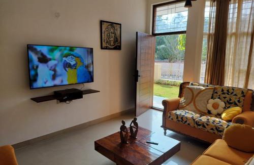 Bengaluru Villa | Calm Private Home Near Bangalore Airport - Perfect for Work and Relaxation
