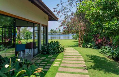 Kumbalam Villa | StayVista at Cheppanam House with Infinity Pool - Kochi