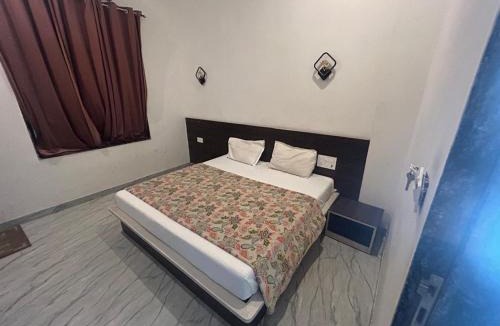 Sikar Hotel | Mahendra place