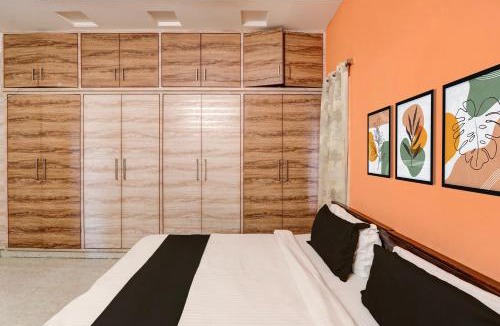 Kukatpalli Hotel | Collection O KPHB Metro Station Hyderabad Formerly Hillside