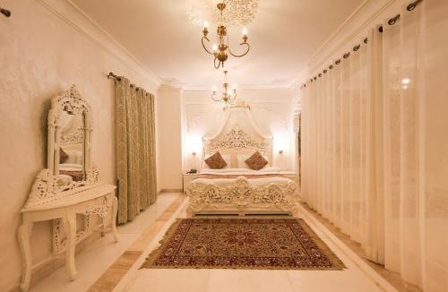 Bani Park Hotel | WelcomHeritage Traditional Haveli