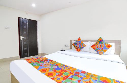 Kolkata Hotel | FabHotel Vhyom Sky Palace