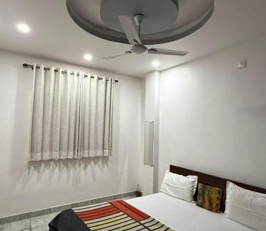 Lake Swaroop Sagar House | Shaivya Lake Retreat - A Homestay