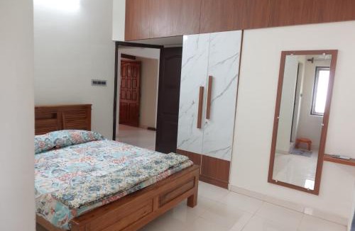 Tiruchirappalli House | Thiruveesar Family Retreat near Airport