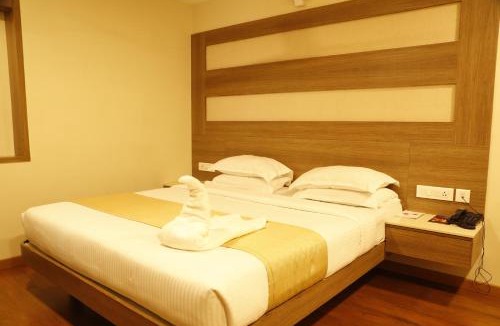 Gopalapuram Hotel | HOTEL GRAND PLAZzA