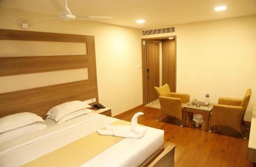 Gopalapuram Hotel | HOTEL GRAND PLAZzA