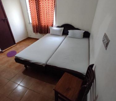 Ernakulam South Hotel | Ashtapadi tourist home