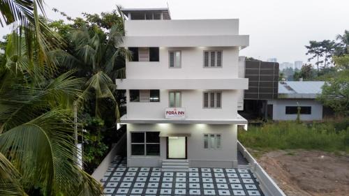 Maradu Hotel | FORA Inn