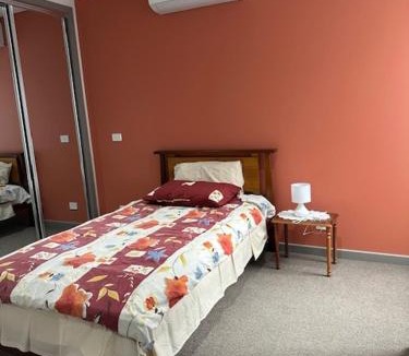 Pascoe Vale Apartment | stunning three bedroom penthouse 10 min to the airport city view