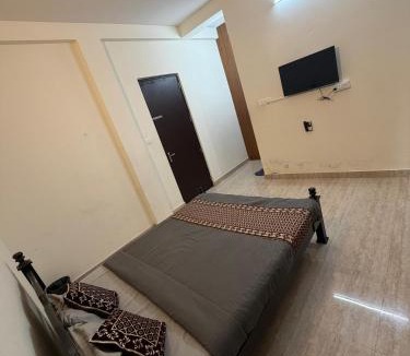 Vadanemelli Hotel | New Moon Resort