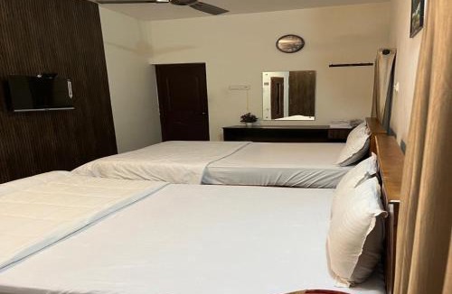 Wellington Hotel | The Whistling Pine Woods
