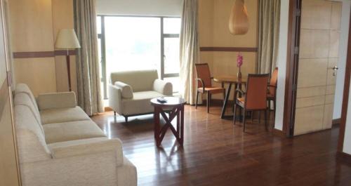 Kamalapur Hotel | Royal Orchid Central Kireeti Hampi