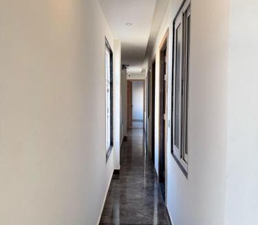Vrindavan Hotel | Hotel Krishna Tulsi Van - Near Bankey Bihari & ISKCON