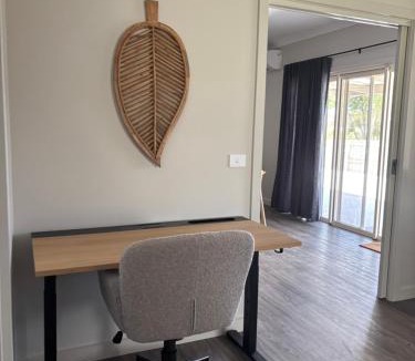 Welshpool House | Welshpool - Port Welshpool Retreat - Family Group Friendly - Sleeps up to 6 - Boaters Retreat - All Accessible