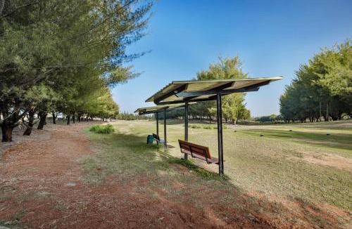 Agara Villa | RoyalCounty VillaJacuzziBBQ30min E-city1hr HSR