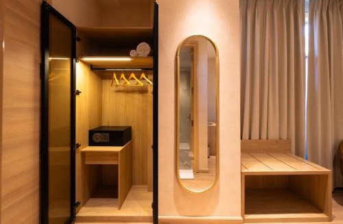 Nehru Place Hotel | Bluestone Prime Near Okhla by The Cosy hotels