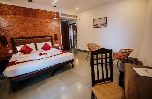 Chittilapilly Hotel | Nirmallyam Residency Hotel