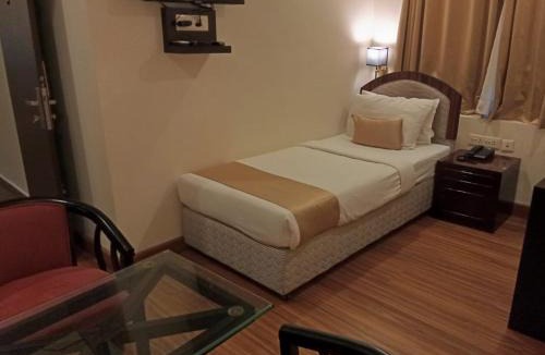 Eramalloor Hotel | Hotel Gentleman Mithila