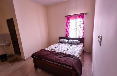 Nelamangala Hotel | Kalpatharu Sprit Boarding and Lodging