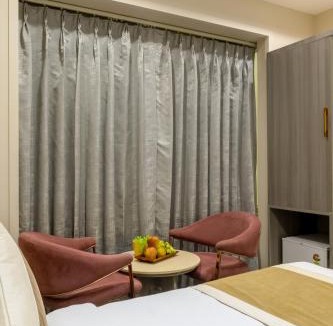 Paharganj Hotel | Hotel Sapphire House - 3 Mins Walk from Metro and 5 Mins from New Delhi Railway Station