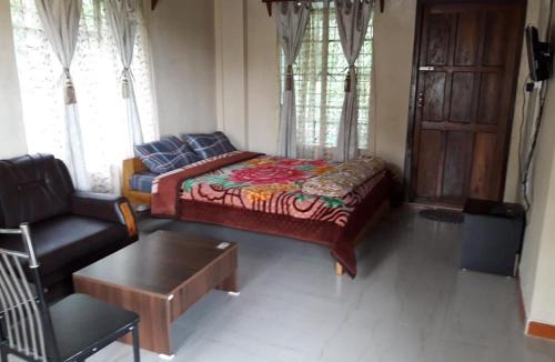 Mawlynnong House | Streamside Guest House