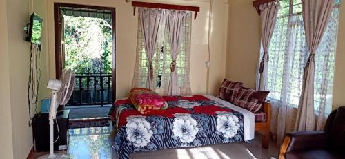 Mawlynnong House | Streamside Guest House