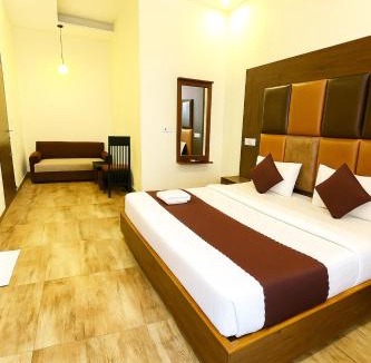Zirakpur Hotel | Hotel Woodcrest by Sidham Group ! Comfortable and Peaceful Stay ! Top Rated ! Preferred Hotel Chain