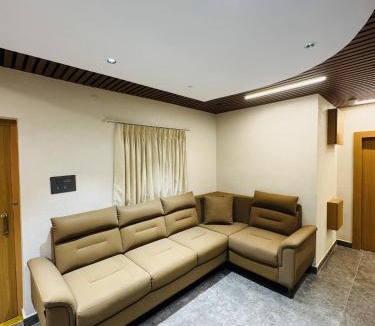 Serilingampally Apartment | Shreshtam Apart Hotel, Kondapur