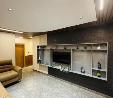 Serilingampally Apartment | Shreshtam Apart Hotel, Kondapur