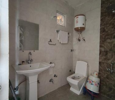 Gunehr Hotel | Gliders Inn- Curated by Sukhdev