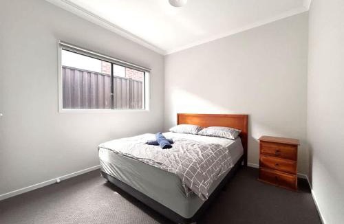 Kalkallo House | Ideal Family Home Near Parks & Donny with Garage