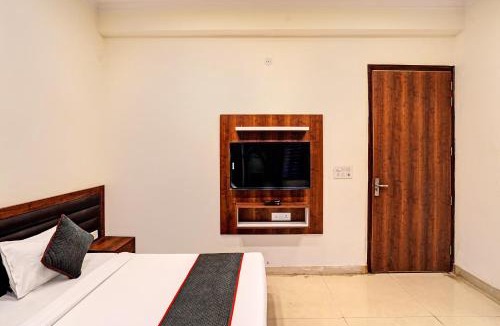 Sector 70 Hotel | Hotel O Golden Palace