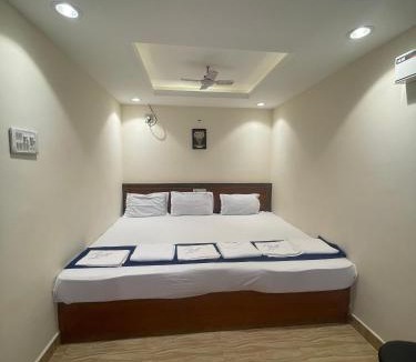 Kanchipuram Hotel | AKG Lodge