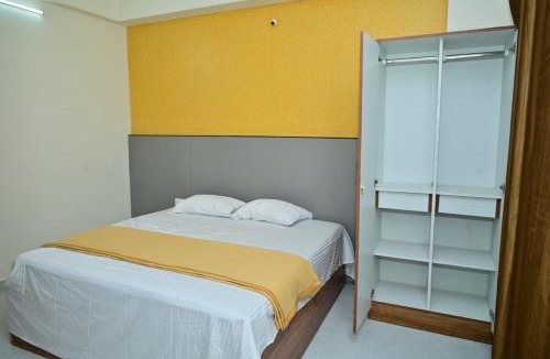 Palm Meadows Hotel | Aura67homes