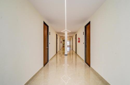 Hyderabad Hotel | Super Townhouse OAK Owaisi Hospital Mailardevpally Formerly Tolkanti Arc
