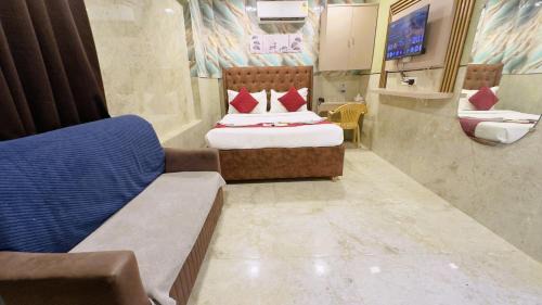 Andheri West Hotel | Hotel Newyork by Stayzy Rooms